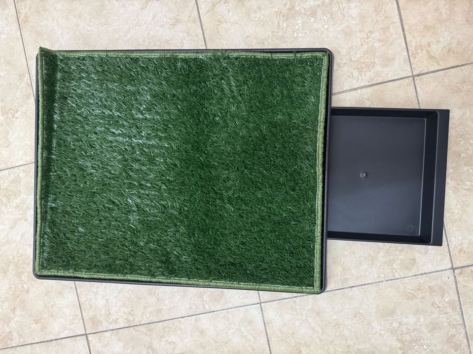 Bandeja sanitária para cão com relva artificial 70x50