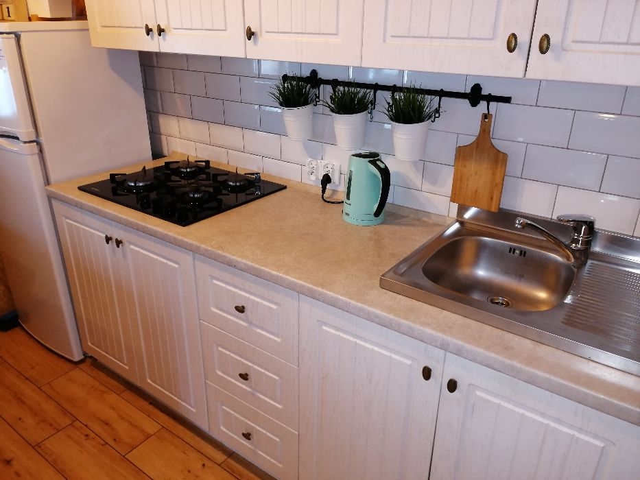 Domek na Kaszubach z balią/jacuzzi nad jeziorem bez sąsiadów.