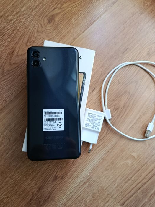Продам телефон смартфон SAMSUNG Galaxy A04