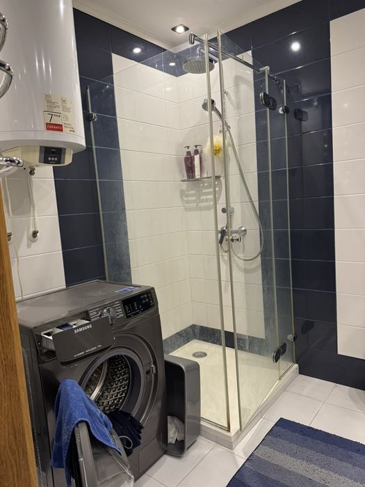 Сучасна квартира на Таврійському . Ліфт працює .