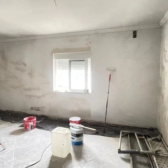 Fazemos ladrilhos, pladur, barramentos, estuque e pintura em geral.