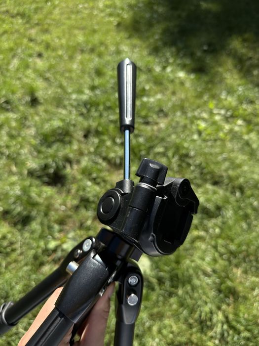 Штатив для камери