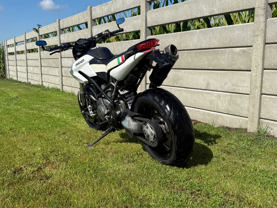 Ducati Hypermotard 796