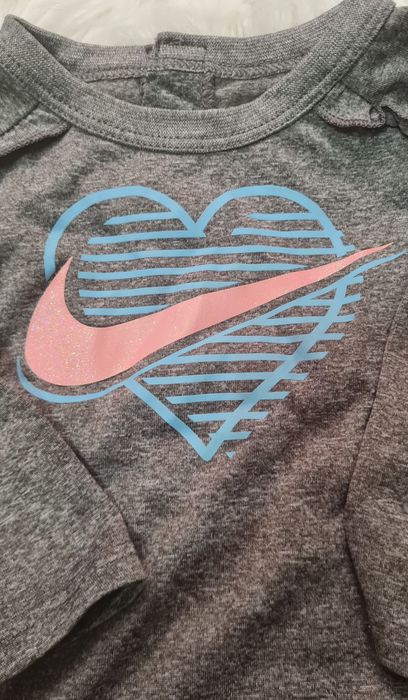 Komplet dla dziewczynki leginsy I body r.68/74 Nike