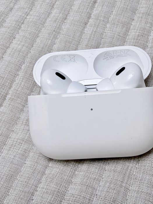 Apple AirPods Pro 2 USB-C оригінал A2968 / A3047 / A3048 + подарок