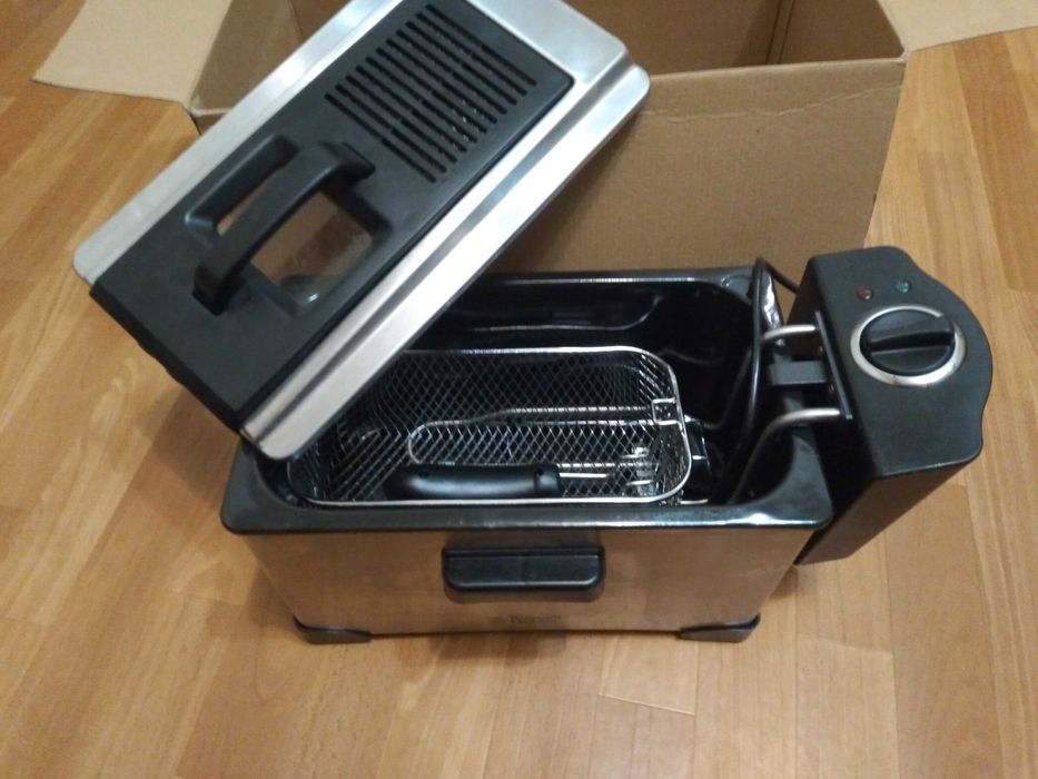 Фритюрниця Rusell Hobbs