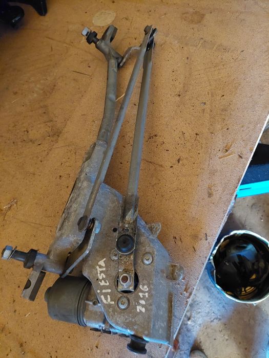 Motor limpa para brisas ford fiesta 2016.
