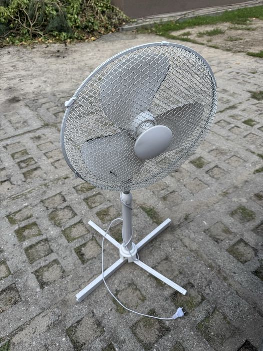 Wentylator stojacy sprawny