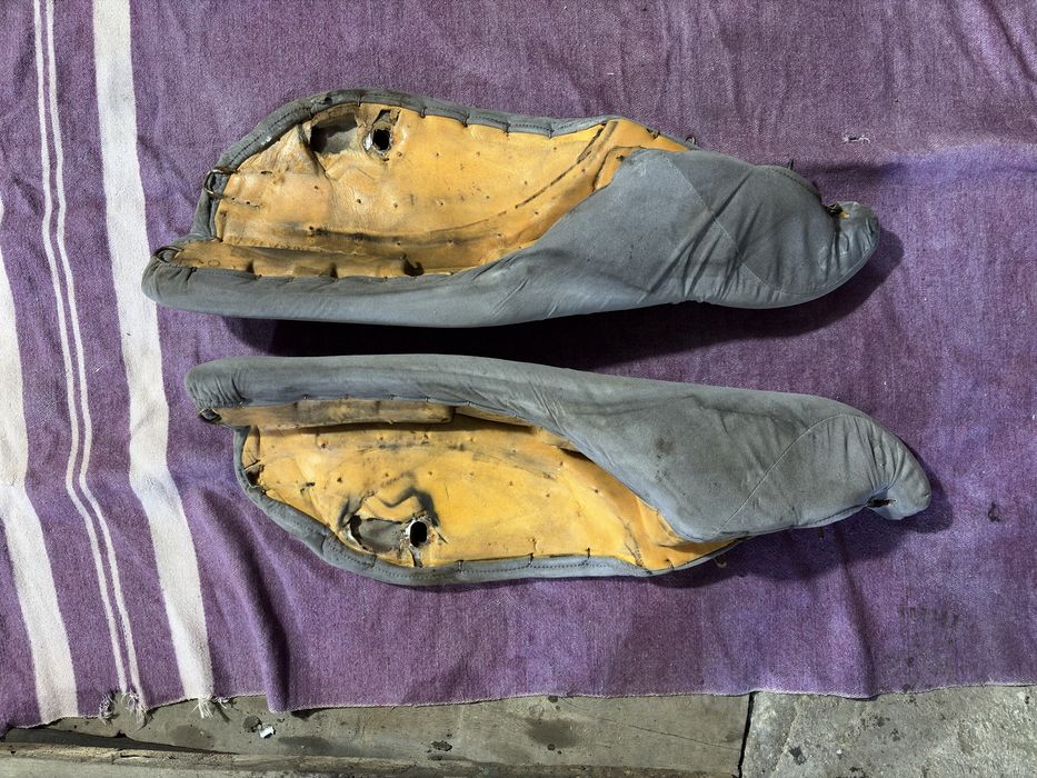 Комплект заднього ряду сидінь Ford Sierra