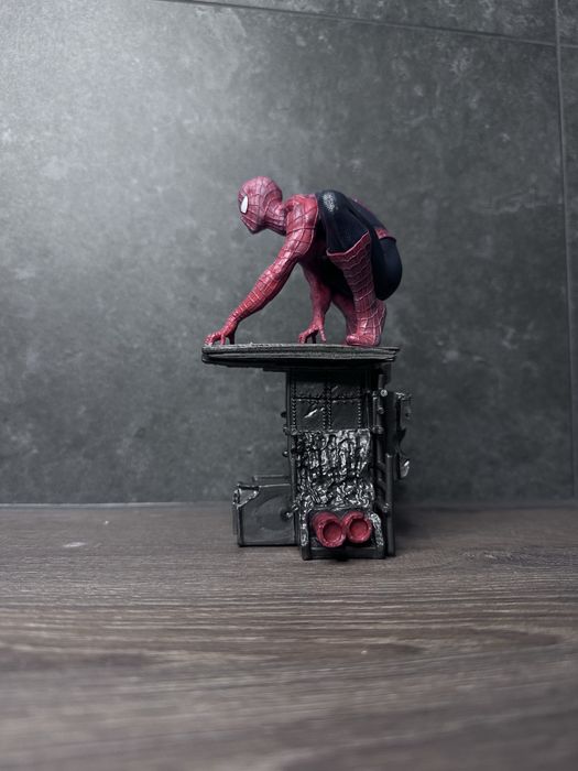 Статуетка Spider-Man Тобі Магуайр — сцена з “Нема шляху додому”, нова