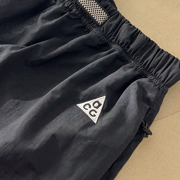 Nike ACG Cargo шорти, база на літо