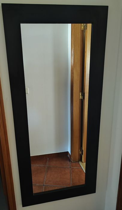Cama casal - Mobília de quarto  Paços de Ferreira cama, 2 mesinhas, 1 cómoda, 1 camiseiro e 1 espelho