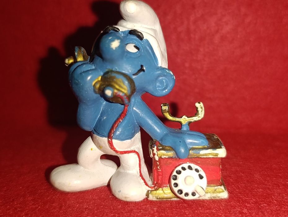 Figura Estrunpfe Telefonista