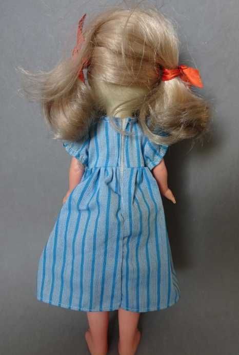 Antiga boneca da Famosa Lesly com roupa original