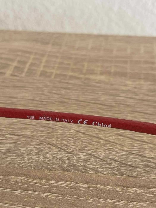 Óculos de sol aviador Chloé com aro vermelho