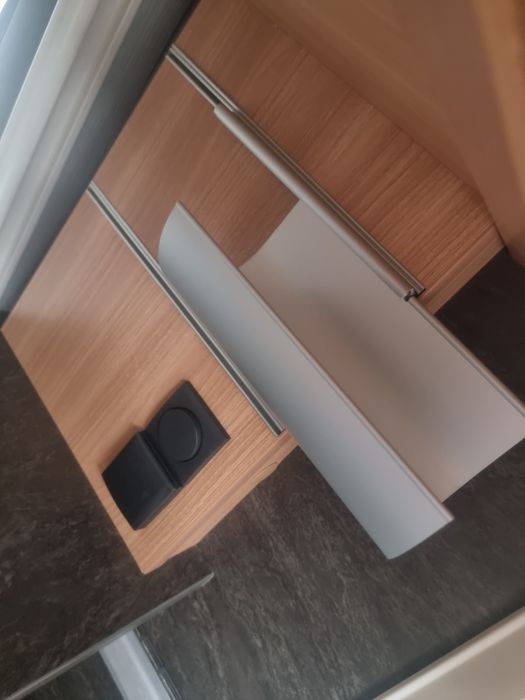Półki  uchwyty knaus do przyczepy kempingowej turystyczne
