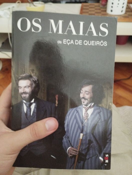 Livro Os Maias pouco usado