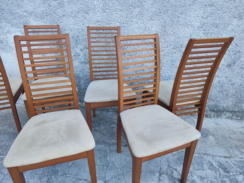 Mesa Extensível em Madeira Maciça + 6 Cadeiras