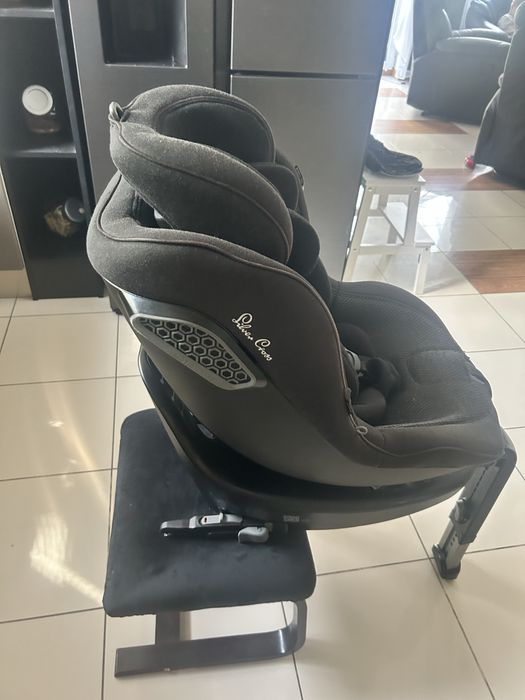 Fotelik samochodowy obrotowy