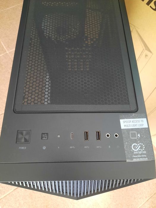 Caixa de computador - MSI MPG Gungnir 110R - Vidro temperado