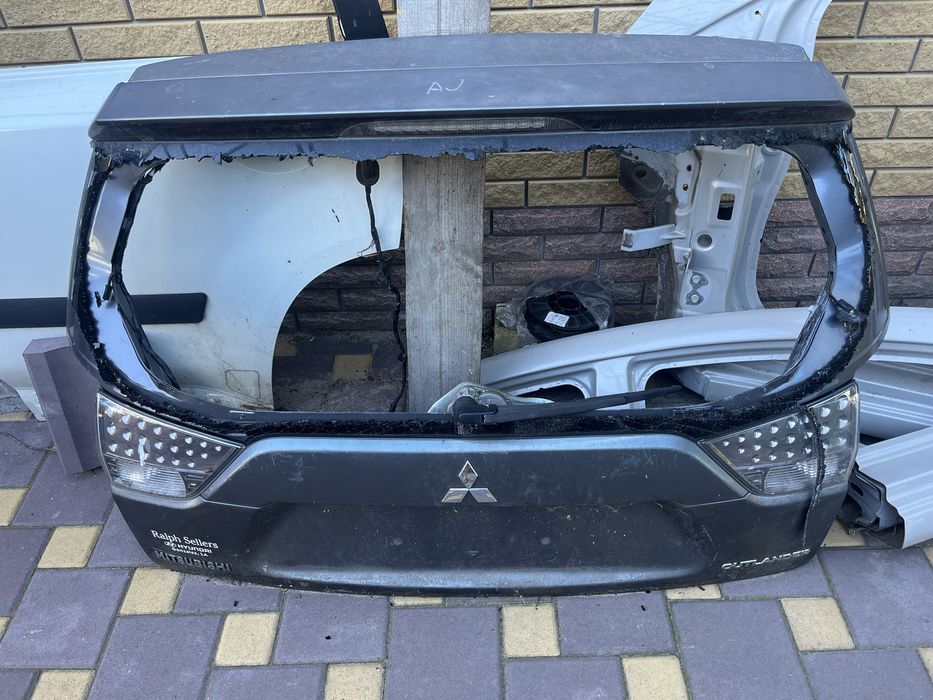 Кришка багажника Митсубіші Оутлендер XL