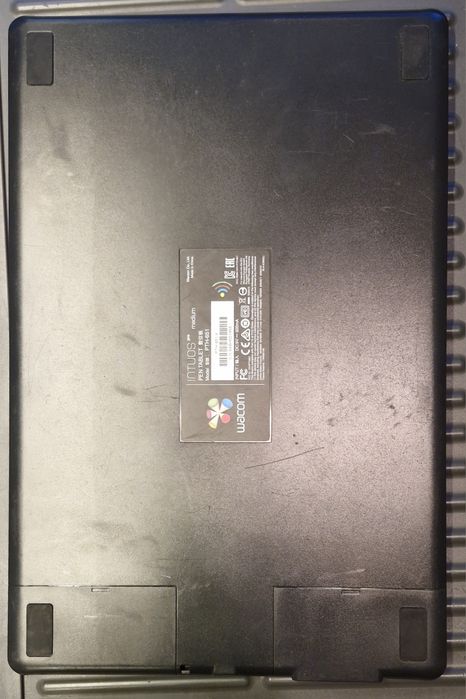 Графічний планшет Wacom Intuos Pro PTH-651