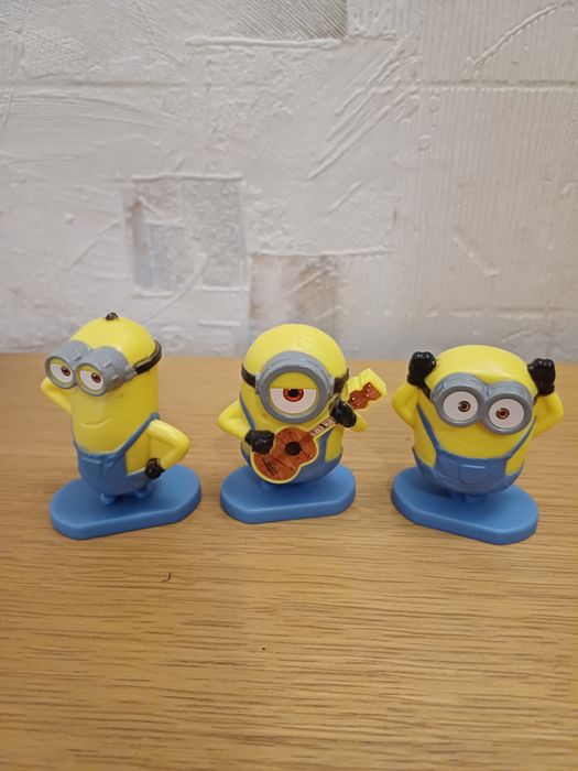 Фигурки миньонов Nestle плюс наклейка