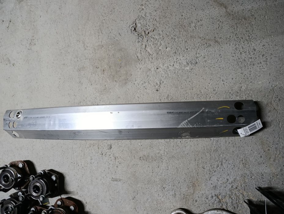 Задній підсилювач Tesla modelY