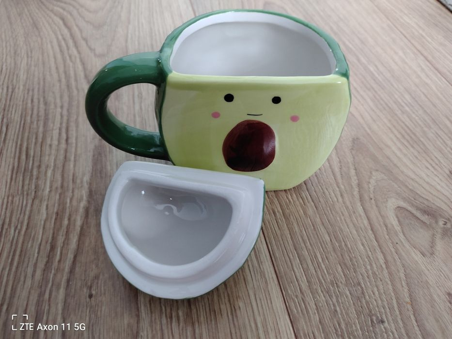Nowy kubek awokado z przykrywką