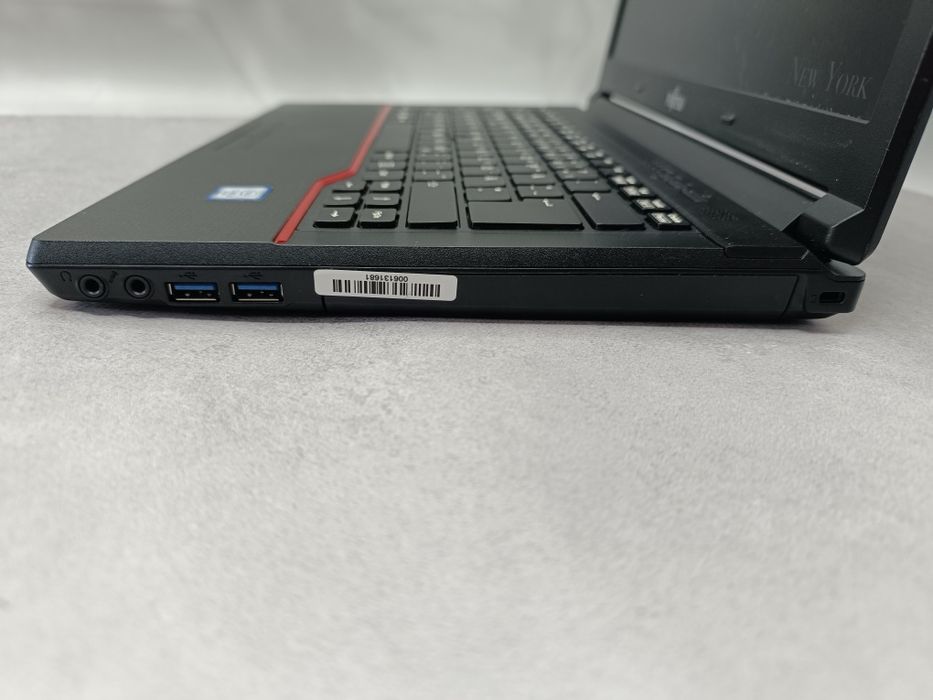 Ноутбук Fujitsu LIFEBOOK E546/i3-6100U/8/256 GB/14" HD