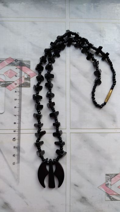 Колье из полированного камня