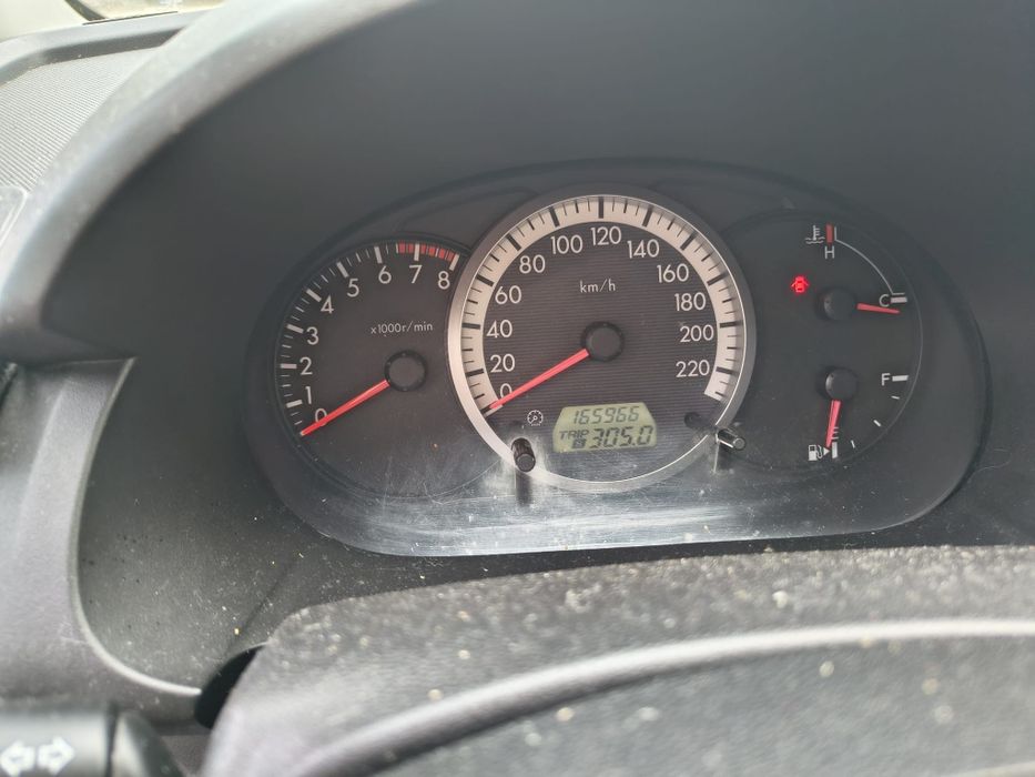Sprzedam samochód marki Mazda 5 w całości na części