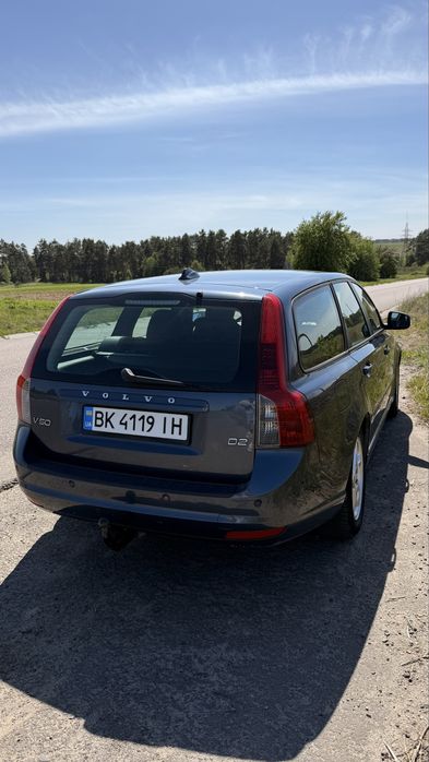 Продам VOLVO V50 2010-2011