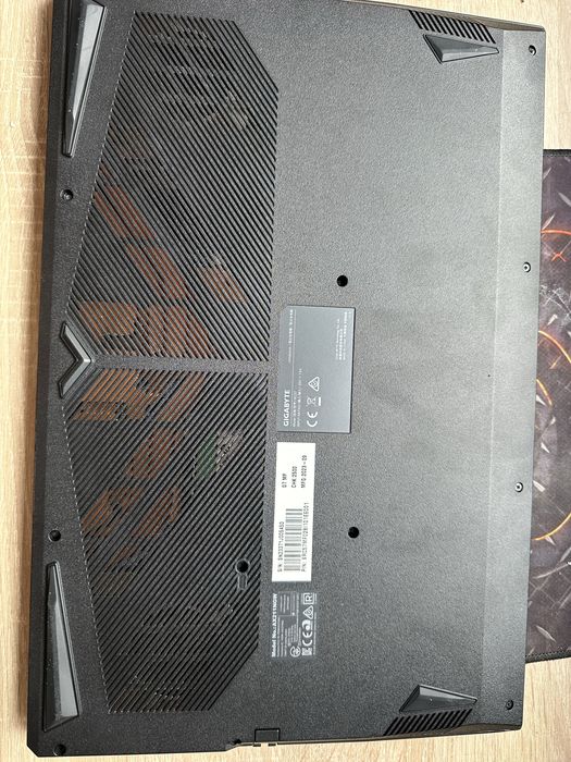 Gigabyte rtx 4050 i5 16gb 512 ssd 144 hz