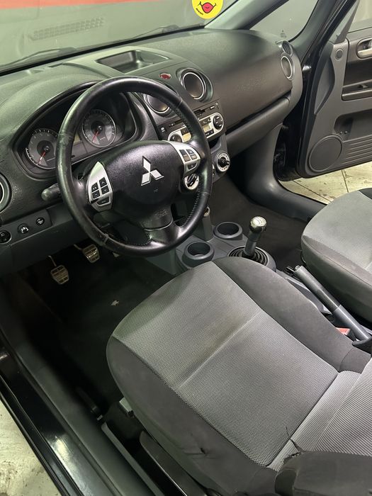 Mitsubishi colt 2010