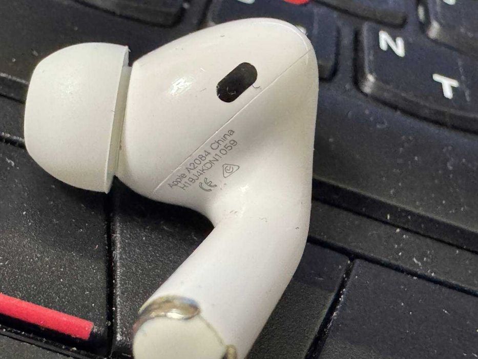 Продам AirPods Pro 1 покоління