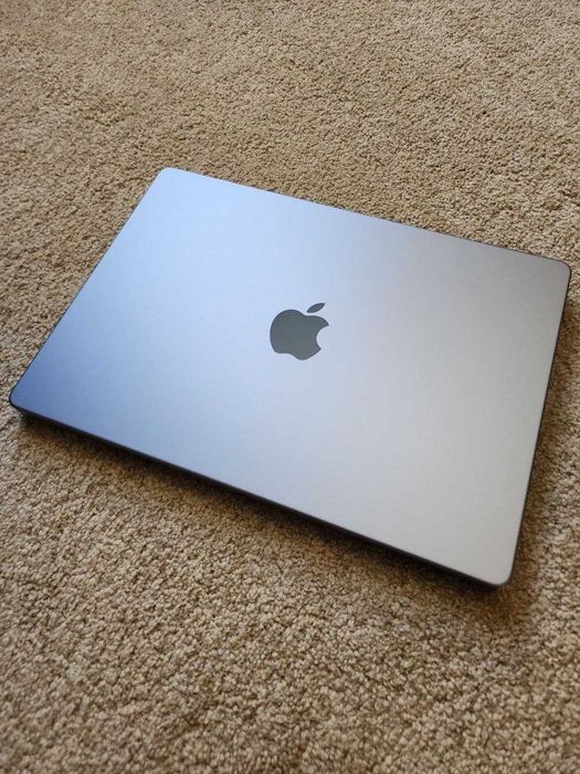 Apple MacBook Pro 14 M3 / 1TB SSD / Silver / Late 2023 (Model