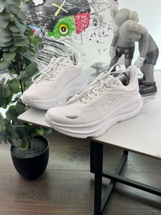 Кросівки Hoka Bondi 9 42.5 розмір Е16541