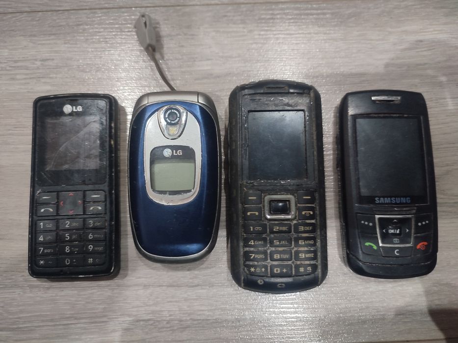 Телефон LG C3310 жабка