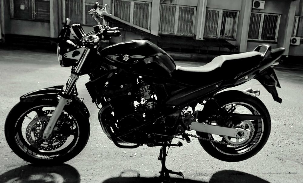 Мотоцикл SUZUKI BANDIT 650