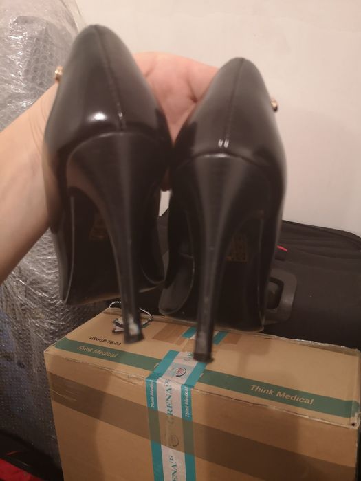 Buty na obcasie czarne