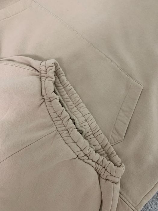 Бежевий спортивний костюм оверсайз