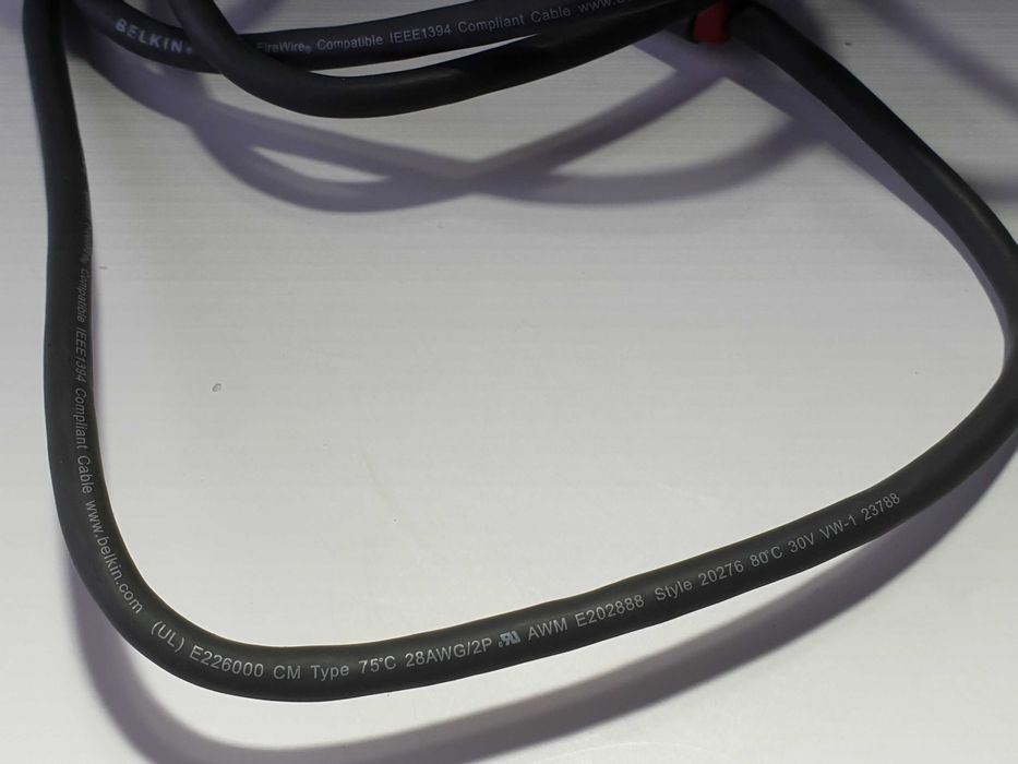 кабель firewire  1394 6-pin to 4-pin Belkin 2.1 м