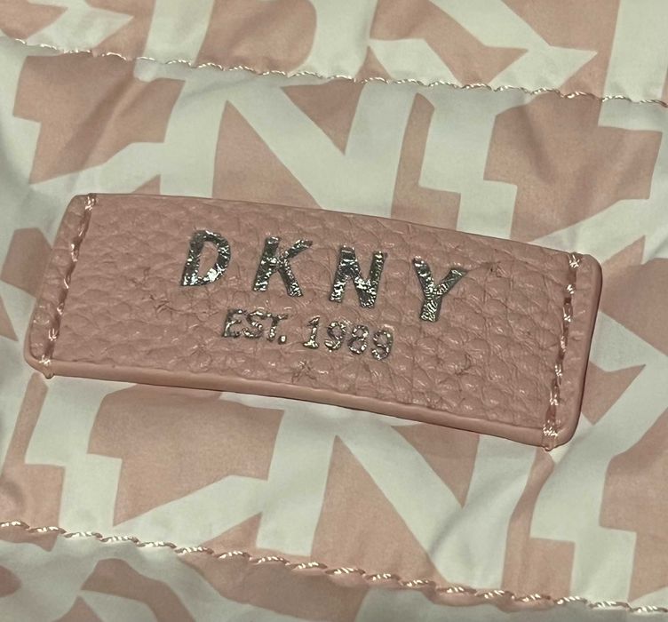 Чудова оригінальна сумка DKNY 23*22*12