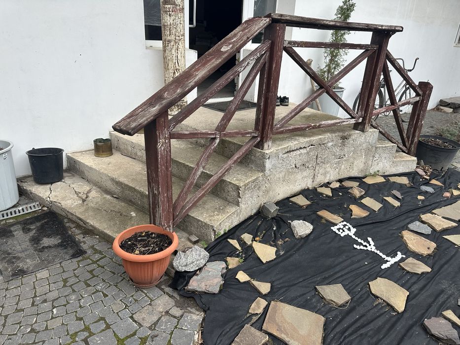 400 метрів, сховище 120 , теріторія , гараж 2 авто , 3 спальні