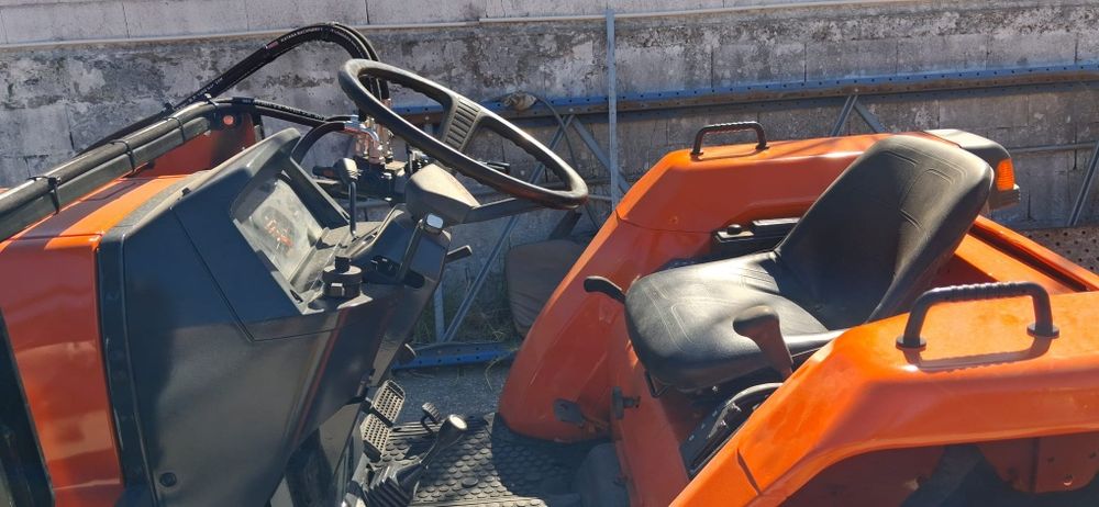 Tratror kubota com carregador frotal