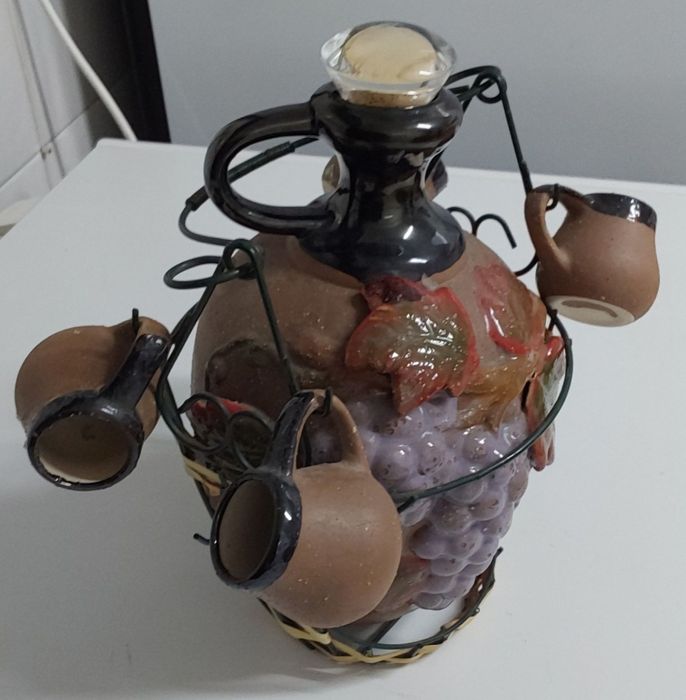 JARRO COLECÇÃO com MINI CANECAS,PEÇA DECORATIVA ou USO. Casa Sala Cozinha Quarto Bar Restauração.