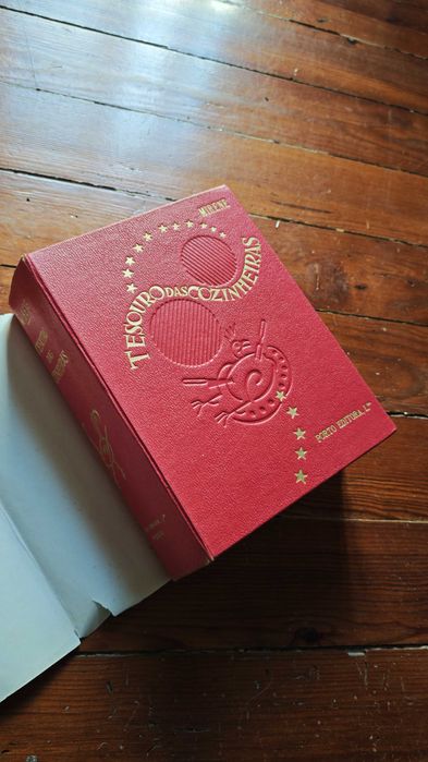 Livros “Mãos de Ouro” – Vol. I e II – Artes Manuais Vintage