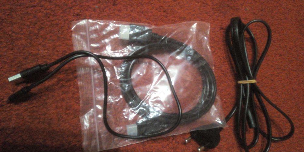 Konsola PS4 1TB limitowana edycja Moro Call of Duty WW2 Pady Gry Kable