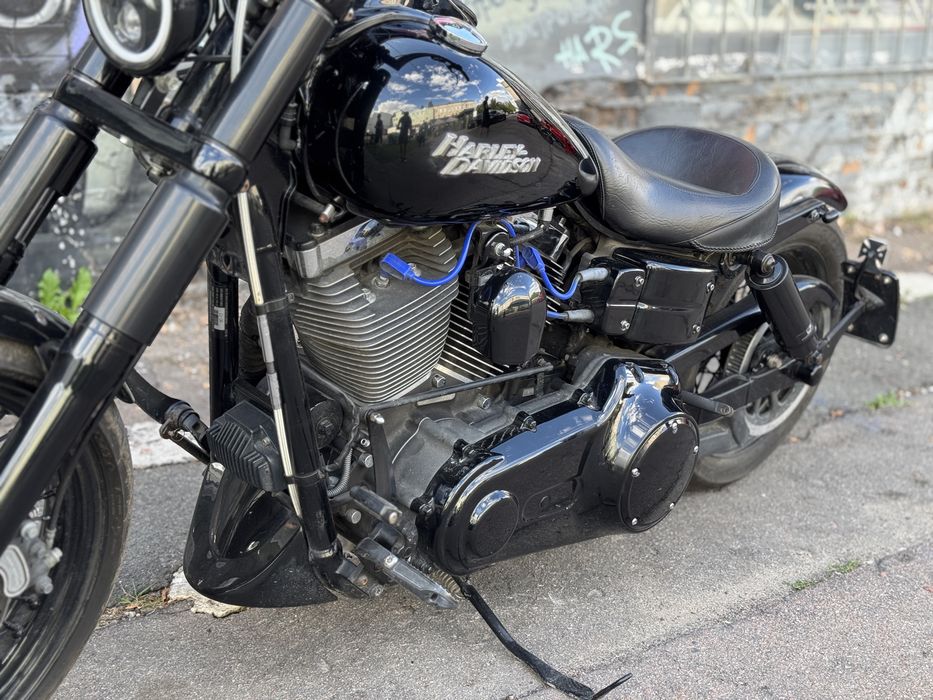 Мотоцикл Harley-Davidson Dyna 2006 рік